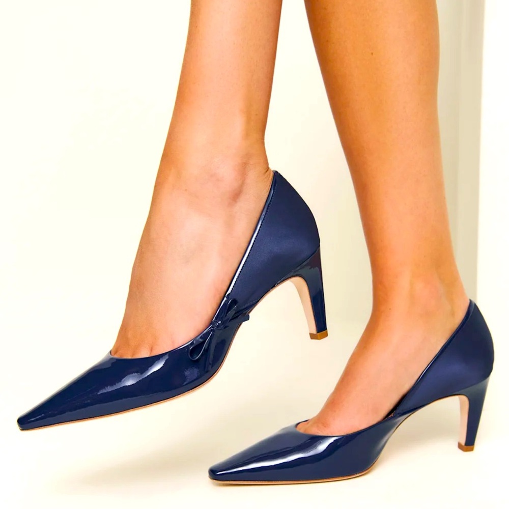 Reformation Neve Bow Pump. Size 9